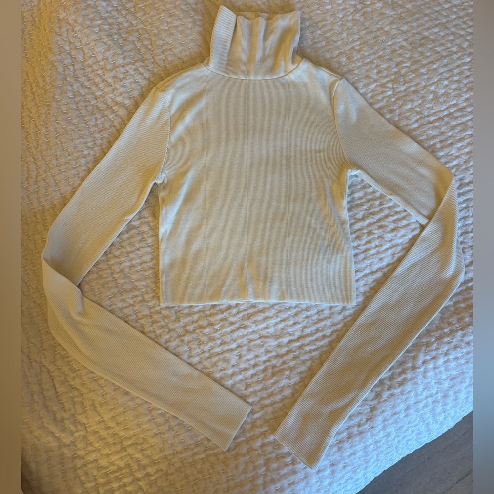 Eterne Cream Turtleneck Sweater - Picture 5 of 5